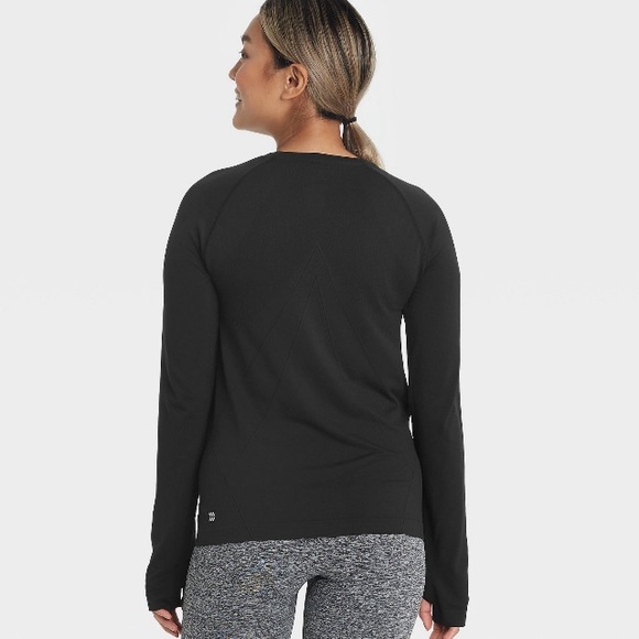 All In Motion Work-out Top - Picture 2 of 7